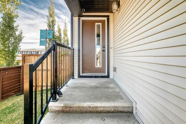 570 Creekstone Cir, Calgary 2