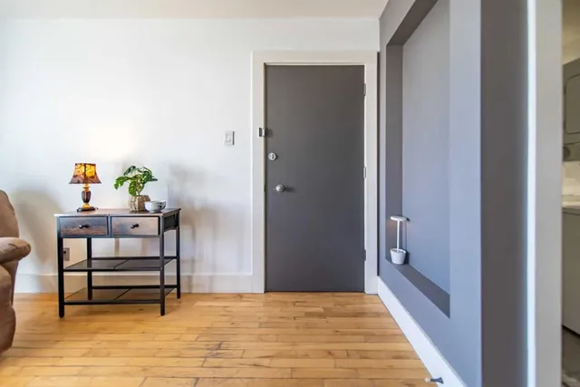 1530 26 Ave #6, Calgary 2