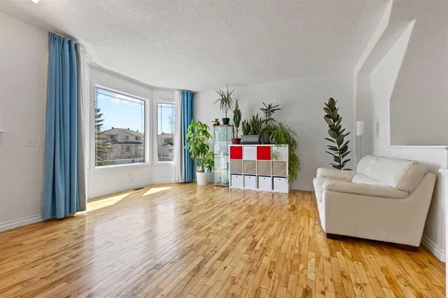82 Country Hills Gdns, Calgary 3