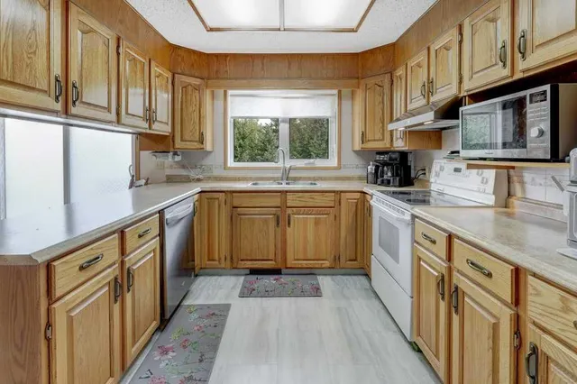 104 5 St, Keoma 5