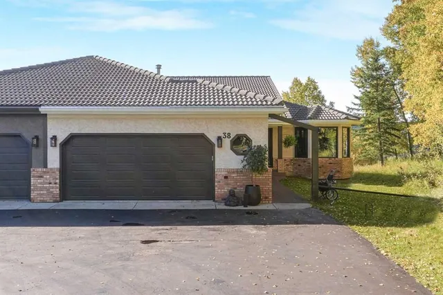 38 Sunrise Way, Priddis Greens 3
