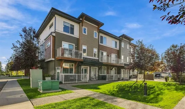 111 Rainbow Falls Gate #30, Chestermere 4