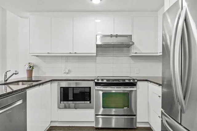 25 Aspenmont Hts #103, Calgary 5