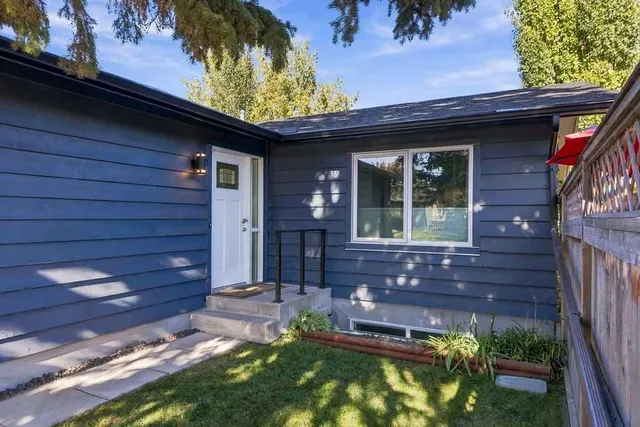 39 Midridge Close, Calgary 2