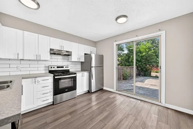 96 Erin Woods Blvd, Calgary 3