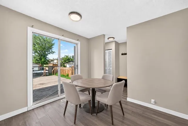 96 Erin Woods Blvd, Calgary 4