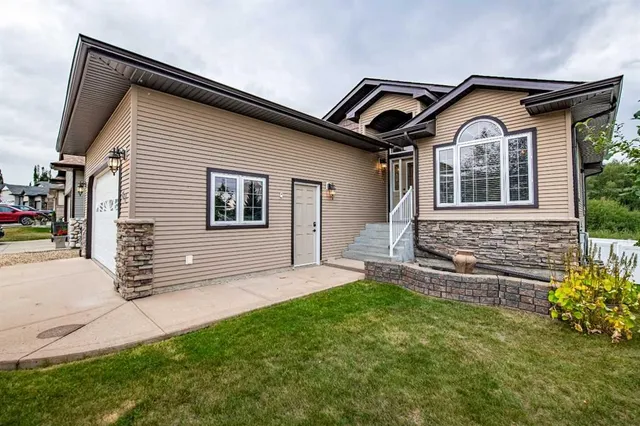 62 Fieldstone Way, Sylvan Lake 2