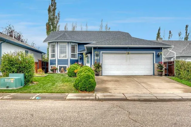 409 Strathford Bay, Strathmore 2