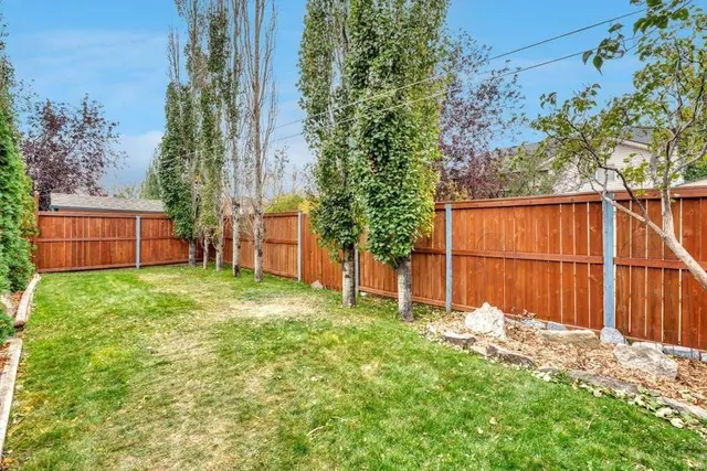 409 Strathford Bay, Strathmore 4