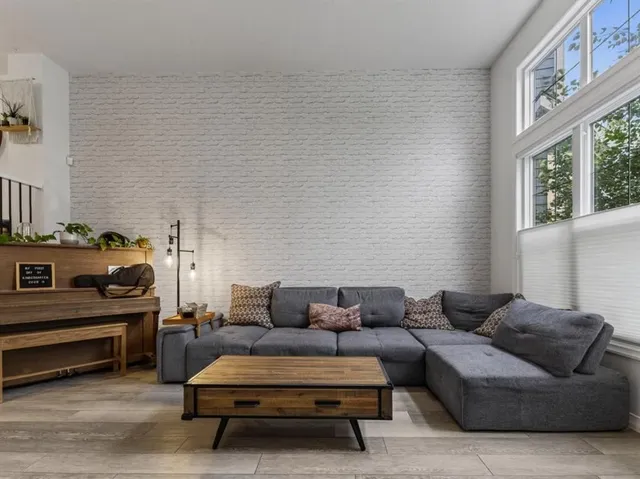 86 Magnolia Sq, Calgary 5