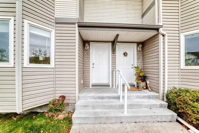 48 Royal Birch Villas, Calgary 2