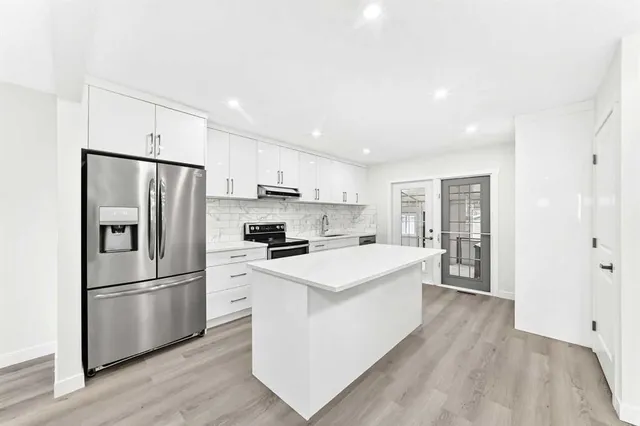 3319 Radcliffe Dr, Calgary 3