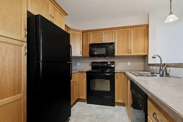380 Marina Dr #313, Chestermere 5