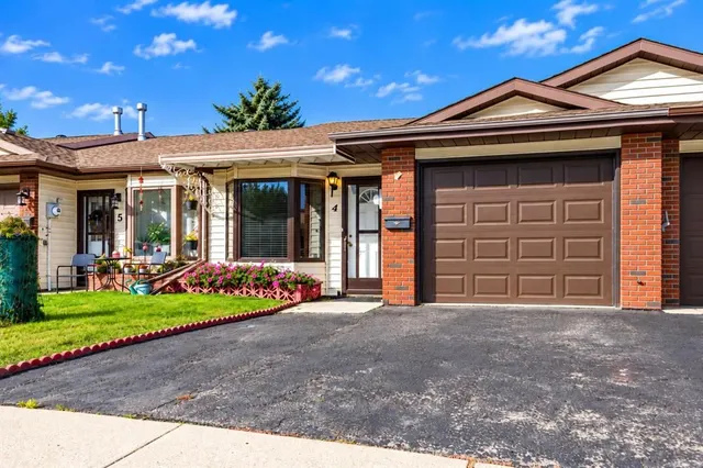 4240 46A Ave Cres #4, Red Deer 1