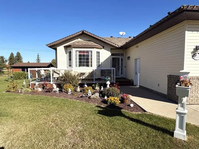 5220 48 Ave, Lougheed 4