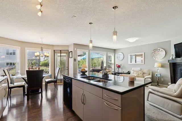 768 New Brighton Dr, Calgary 5