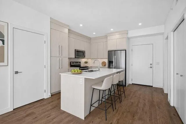 681 Savanna Blvd #1405, Calgary 5