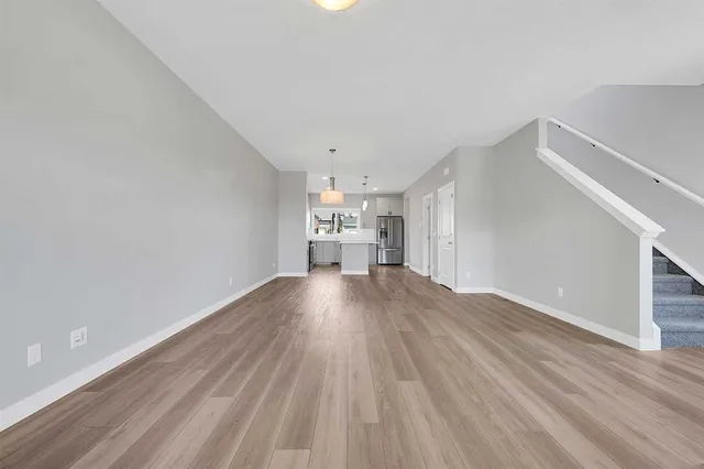 125 Edith Gate, Calgary 4