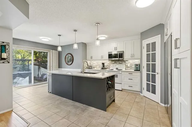 118 Citadel Crest Pk, Calgary 4