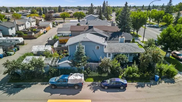 16 Tararidge Dr, Calgary 4