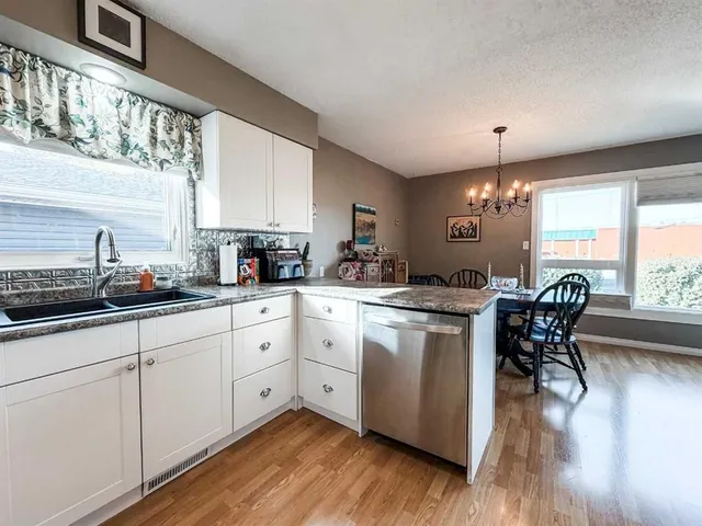 4907 54 St, Stettler 2