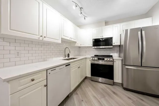 20 Sierra Morena Mews #109, Calgary 4