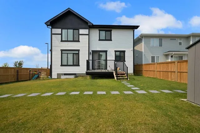 70 South Shore Bay, Chestermere 5