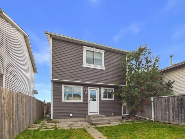 140 martindale Blvd, Calgary 2