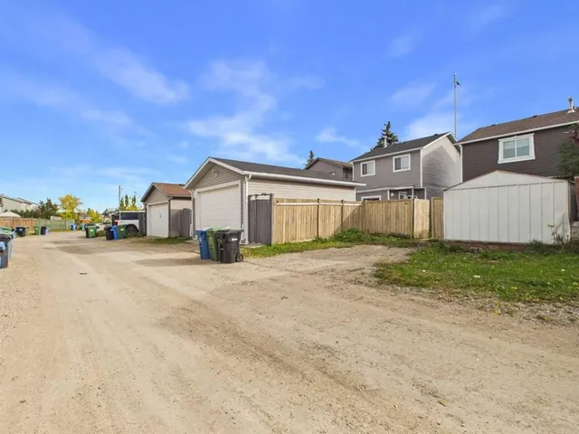 140 martindale Blvd, Calgary 5