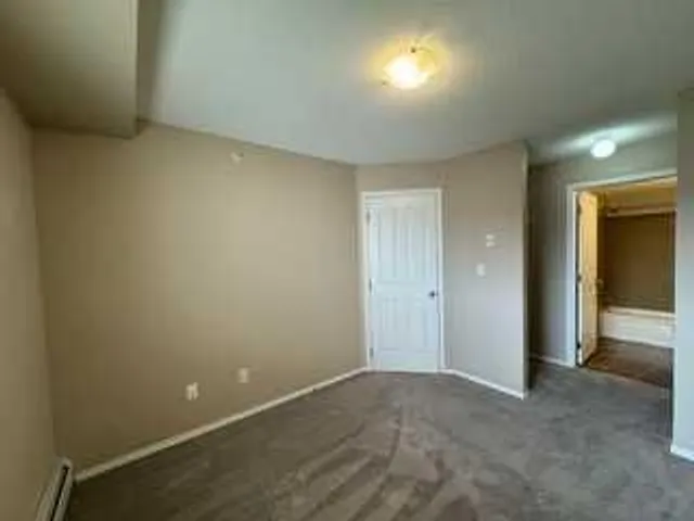 7130 80 Ave #404, Calgary 5