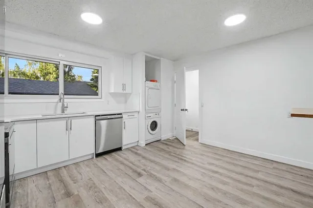 1152 Ranchlands Blvd, Calgary 4