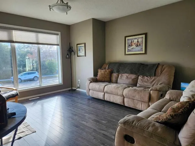 89 Poplar St, Drumheller 3