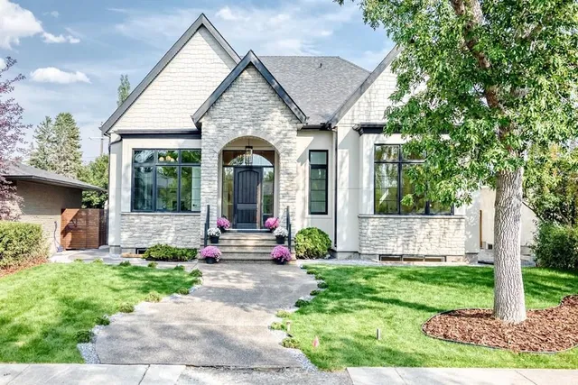 3743 36 Ave, Calgary 2