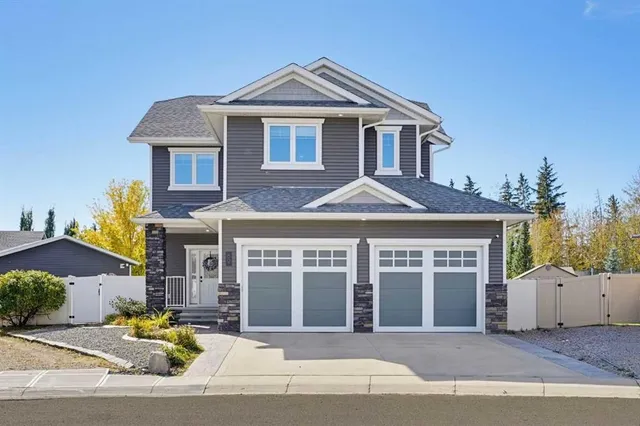 69 Connaught Cres, Red Deer 2