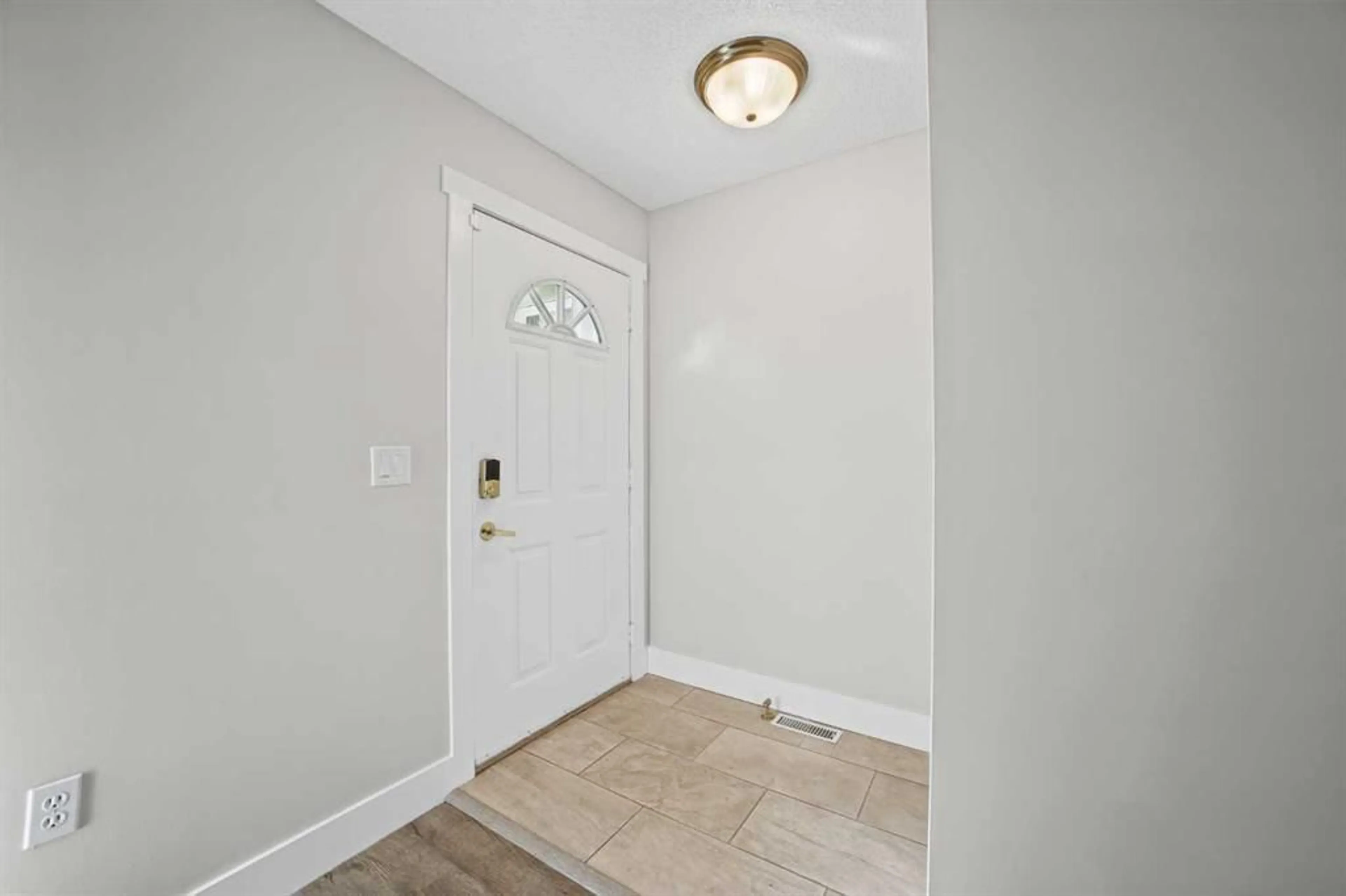 pillar/IMG-A2349674_2.jpg