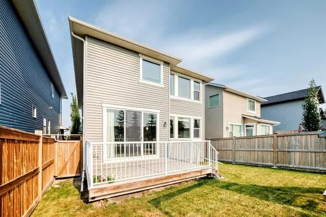 296 Nolancrest Hts, Calgary 3
