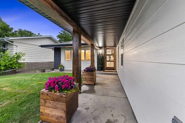 931 Parkwood Way, Calgary 2