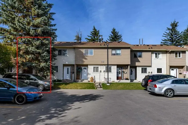 2519 38 St #21, Calgary 3