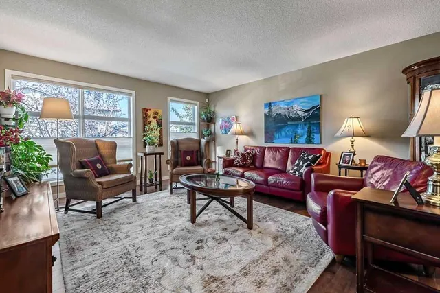 86 Walden Cres, Calgary 5