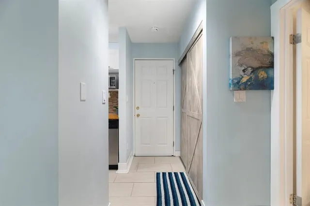 930 Royal Ave #4, Calgary 4