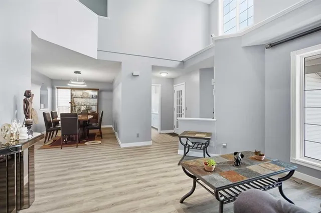 9858 Hidden Valley Dr, Calgary 4