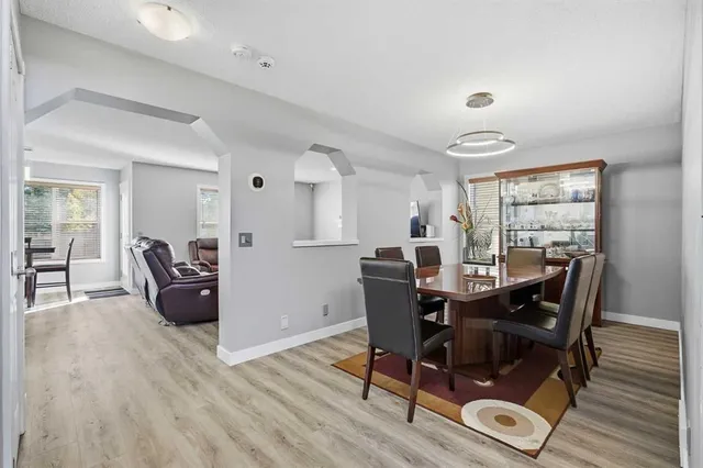 9858 Hidden Valley Dr, Calgary 5