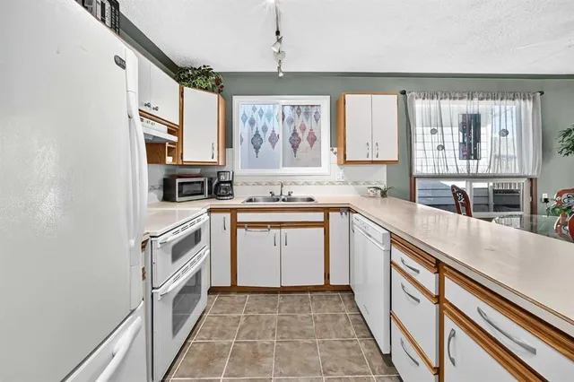 155 Strathcona Close, Calgary 4
