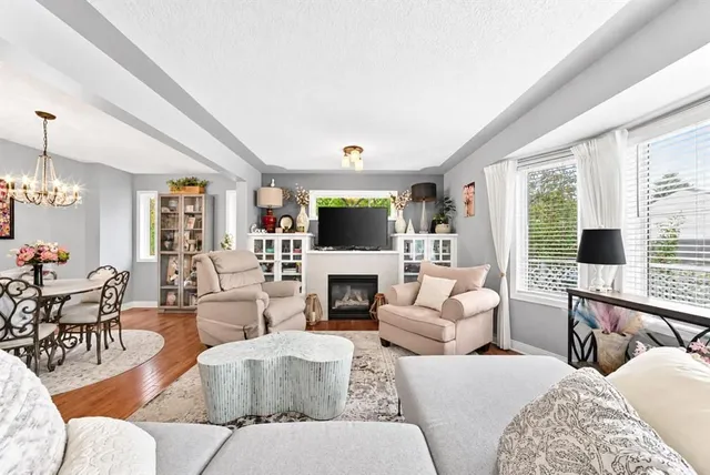 355 Regal Pk, Calgary