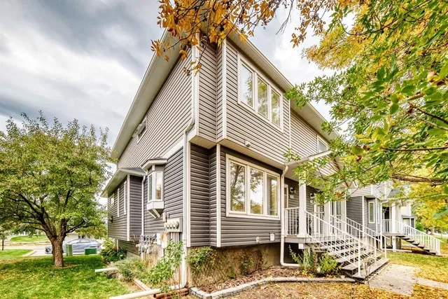 355 Regal Pk, Calgary 3