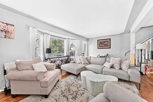 355 Regal Pk, Calgary 5
