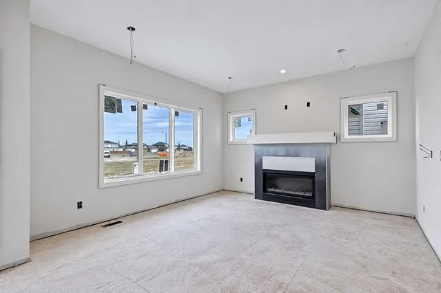 844 Hampshire Cres, High River 3