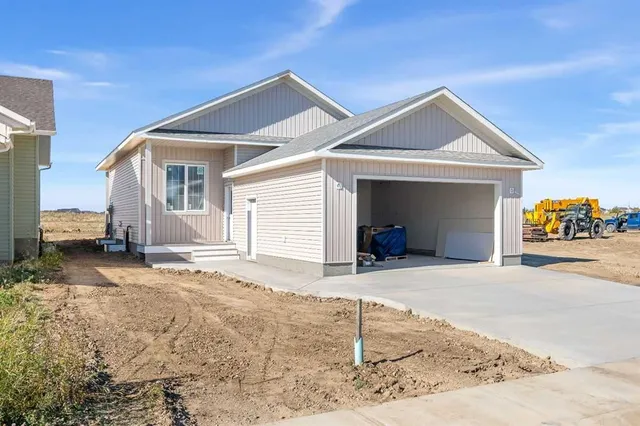 1310 56 Ave, Lloydminster 2