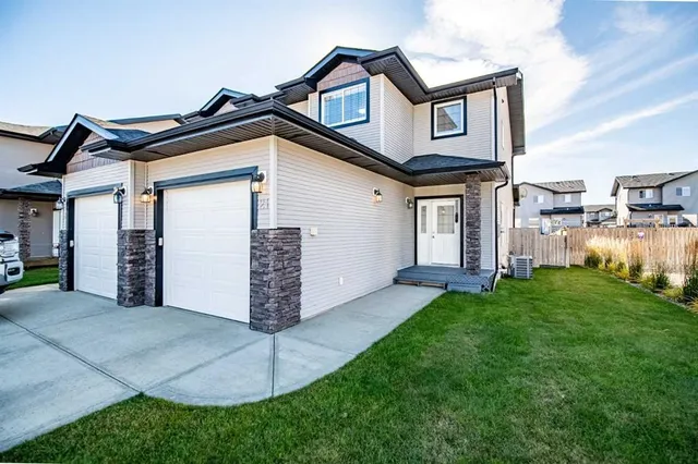 21 Pinetree Close, Blackfalds 2