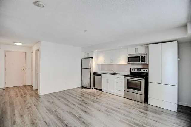 1920 11 Ave #106, Calgary 3